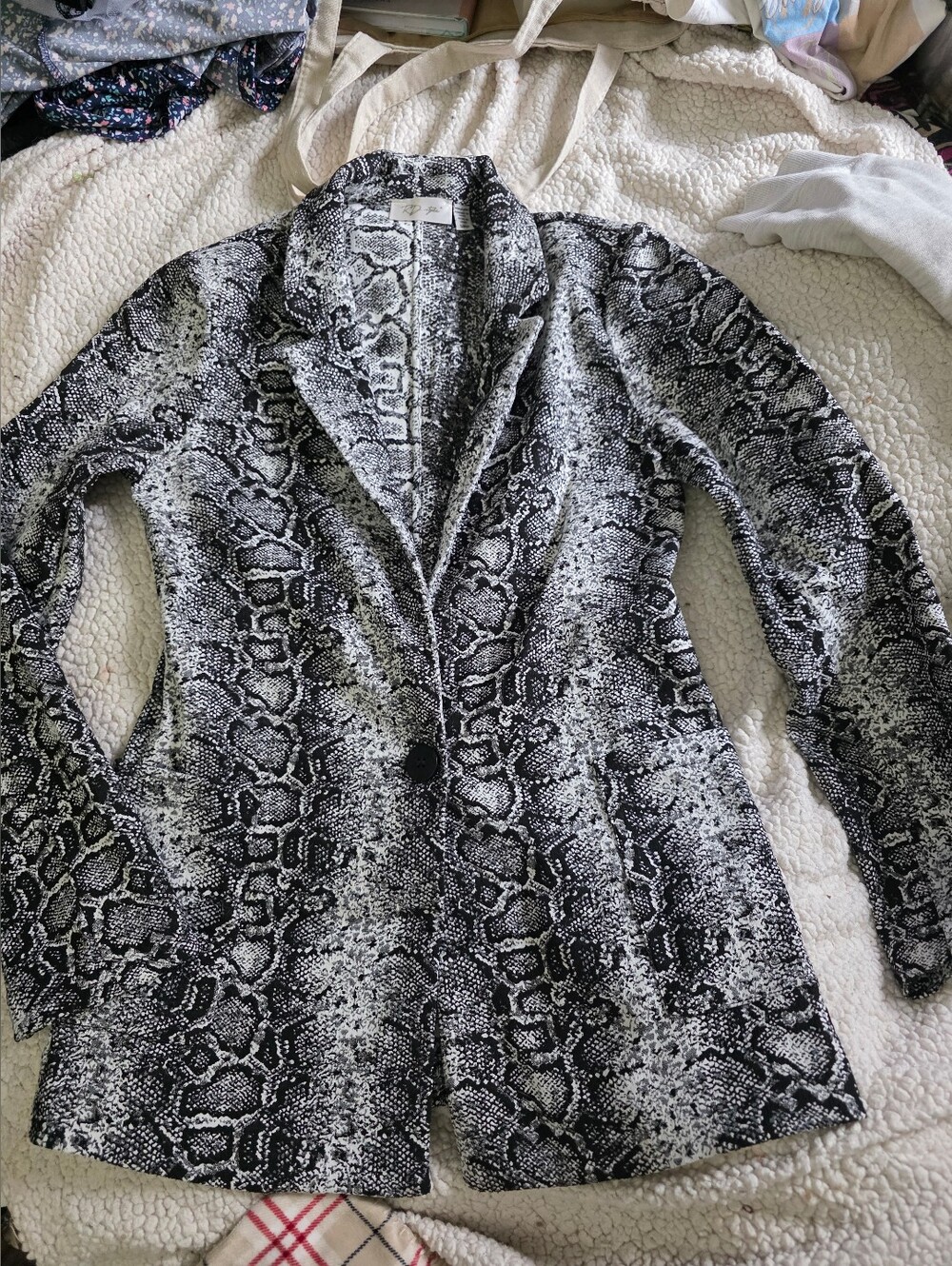 RD Style Size S Black & White Snake Print Blazer